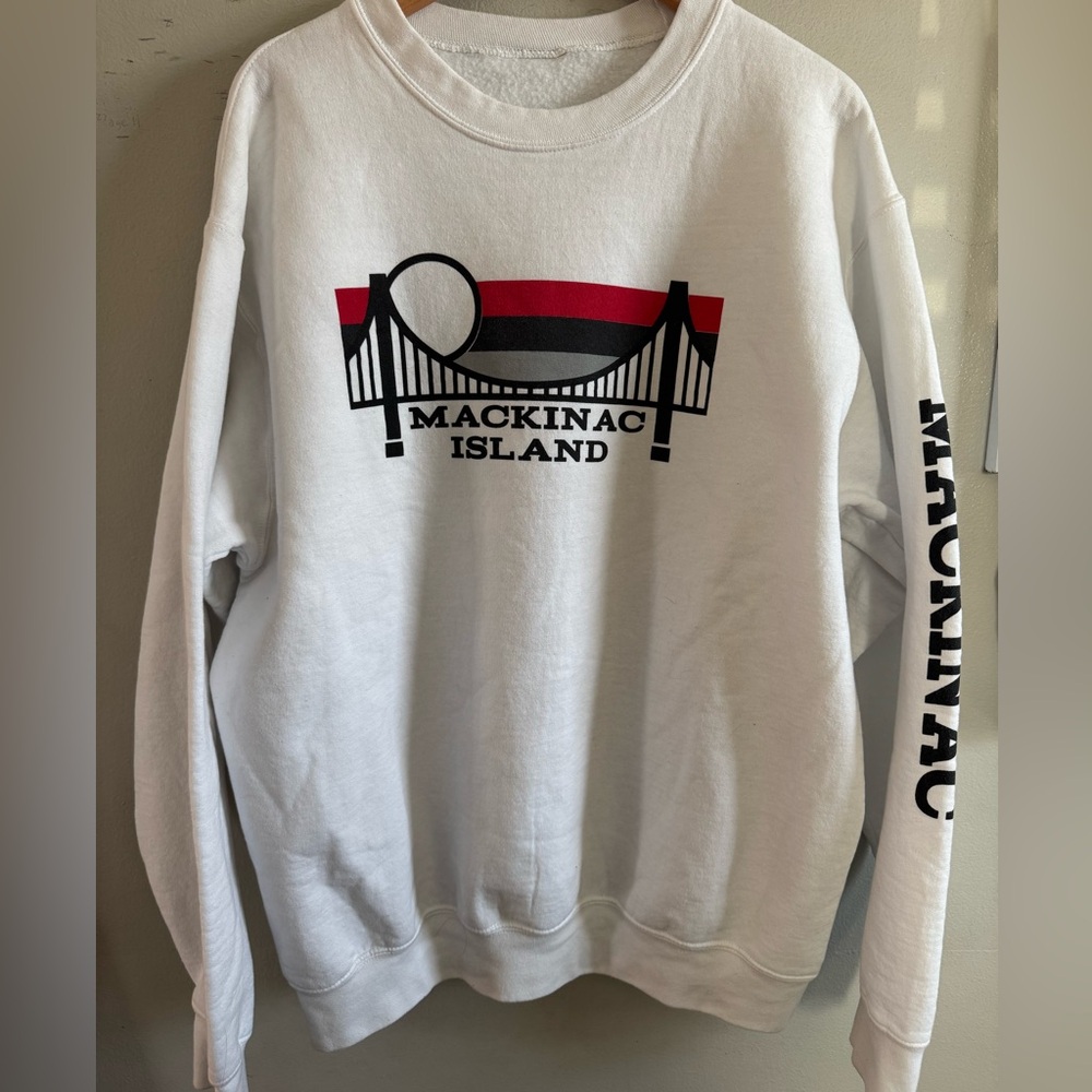 Mackinac Island crew neck size Large unbranded